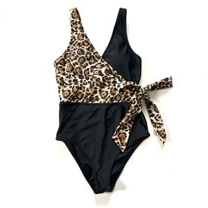 Cupshe Black & Leopard Print Colorblock V-Neck Wrap Side Tie One-Piece Swimsuit